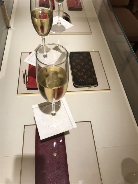 lv champagne.